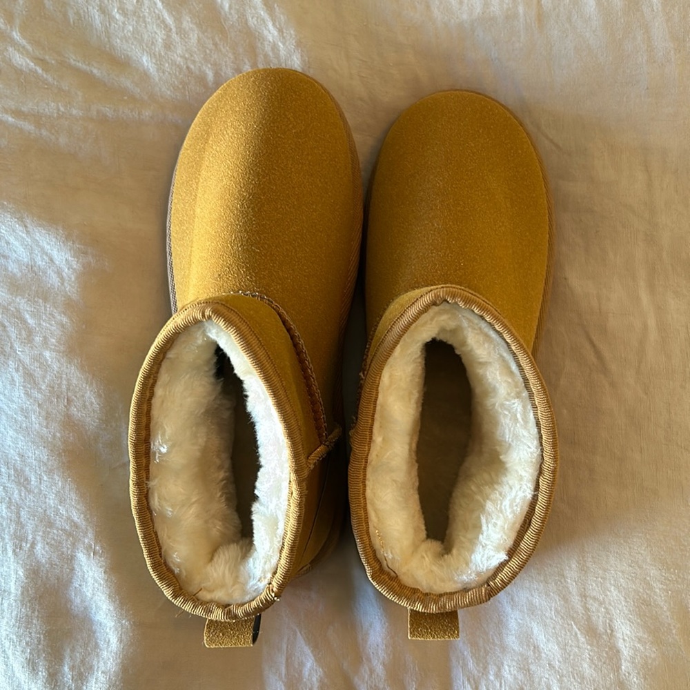 Womans Mini Winter Boot